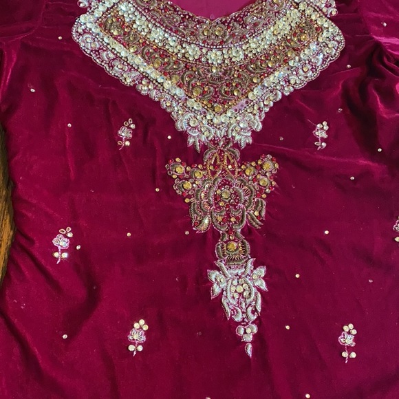 Pakistani Indian fancy Velvet Salwar kameez suit - Picture 8 of 8